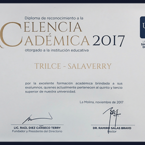 Trilce Salaverry recibe reconocimiento de la USIL